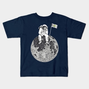 BORED ASTRONAUT Kids T-Shirt